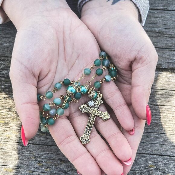 Catholic Rosary Necklace Matte Stone Beads Green Pearl Miraculous Medal Cross - Picture 4 of 8